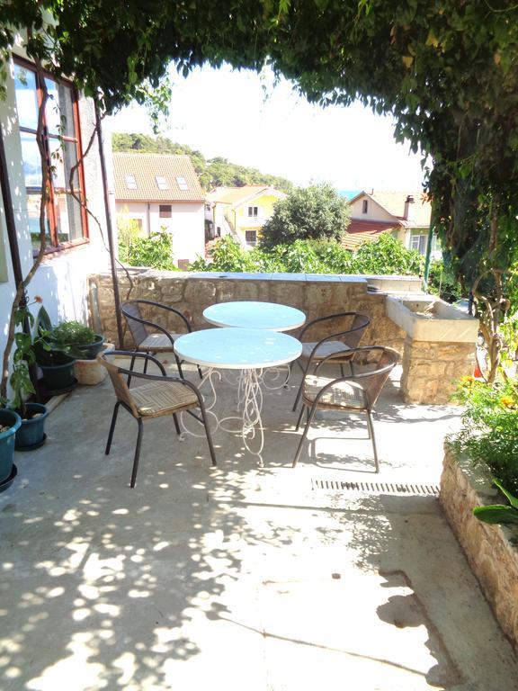 Apartments Skrivaneli Jelsa  Εξωτερικό φωτογραφία