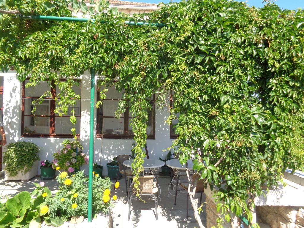Apartments Skrivaneli Jelsa  Εξωτερικό φωτογραφία