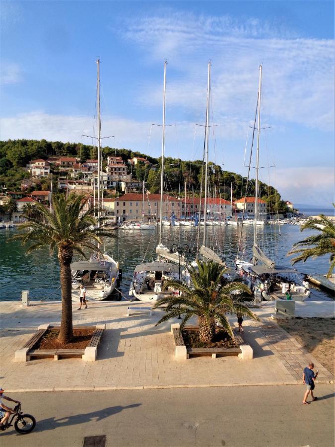 Apartments Skrivaneli Jelsa  Εξωτερικό φωτογραφία