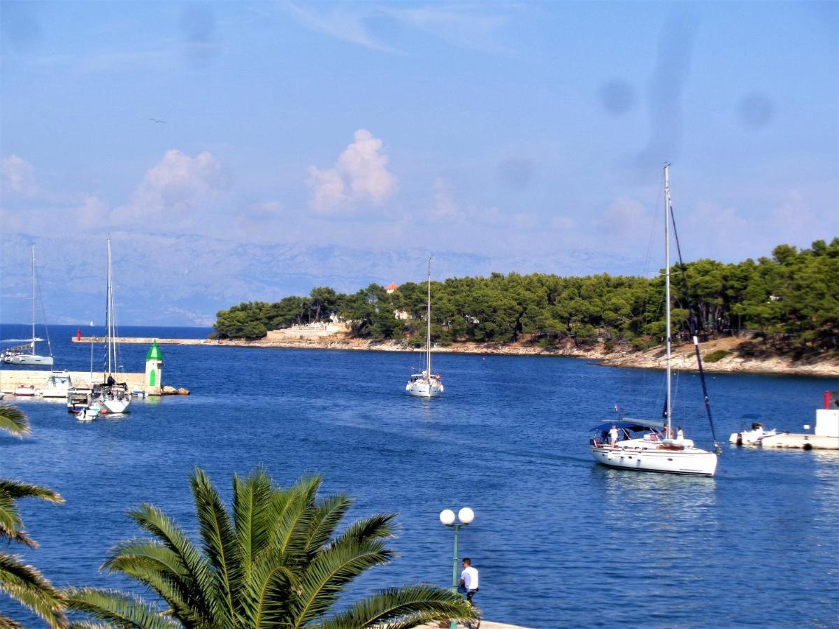 Apartments Skrivaneli Jelsa  Εξωτερικό φωτογραφία