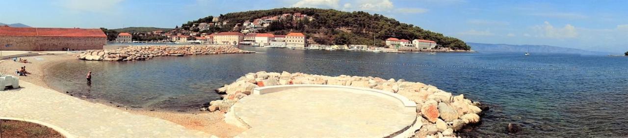 Apartments Skrivaneli Jelsa  Εξωτερικό φωτογραφία