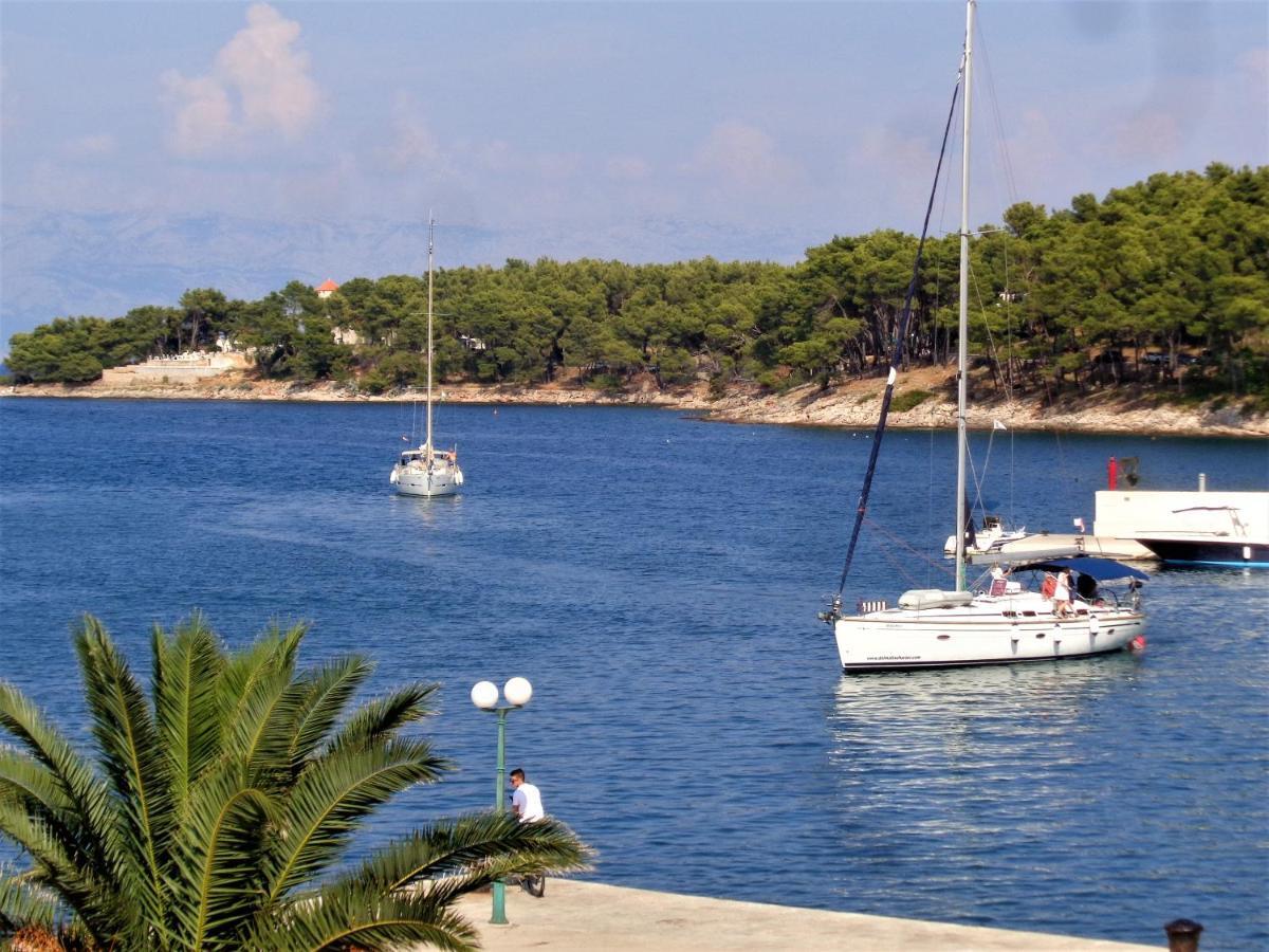 Apartments Skrivaneli Jelsa  Εξωτερικό φωτογραφία