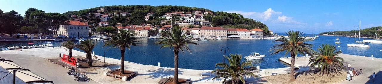 Apartments Skrivaneli Jelsa  Εξωτερικό φωτογραφία